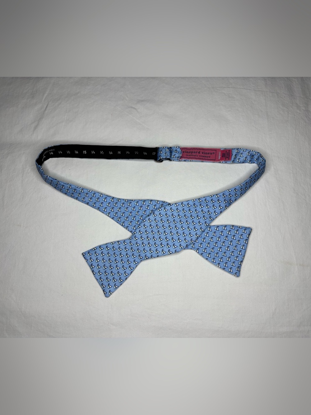 Vineyard Vines Mens Blue 100% Silk Classic Bow Tie Made In USA